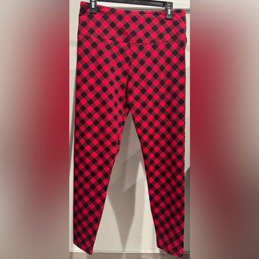 Suavé Red & Black Plaid Leggings Size L